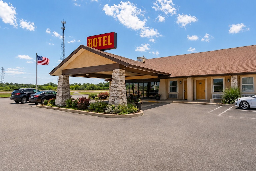 Segovia Lodge Junction TX I -10 46/53
