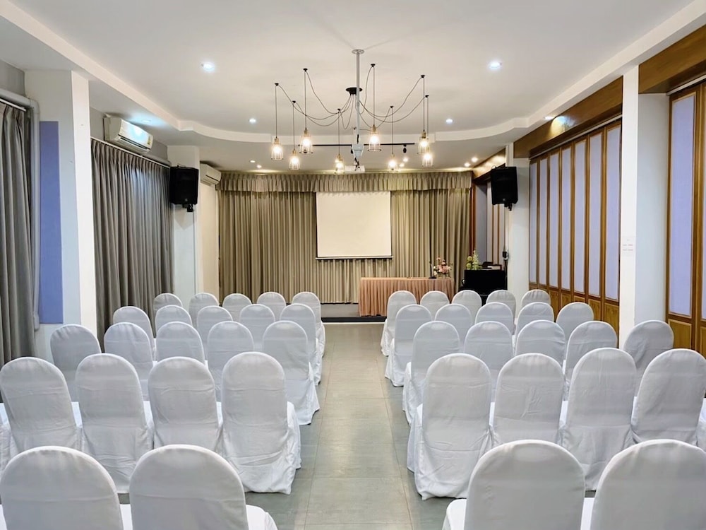 Phukaning Hotel 45/46