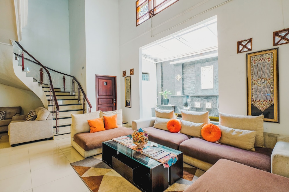 Aleyra Hotel and Villa Garut 27/50