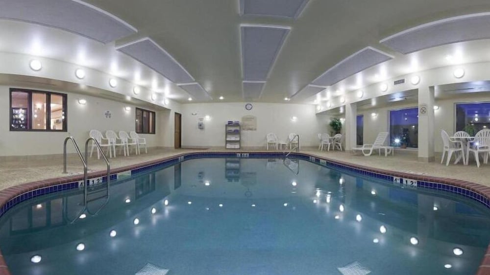 Holiday Inn Express Hotel Suites Yankton 11/71