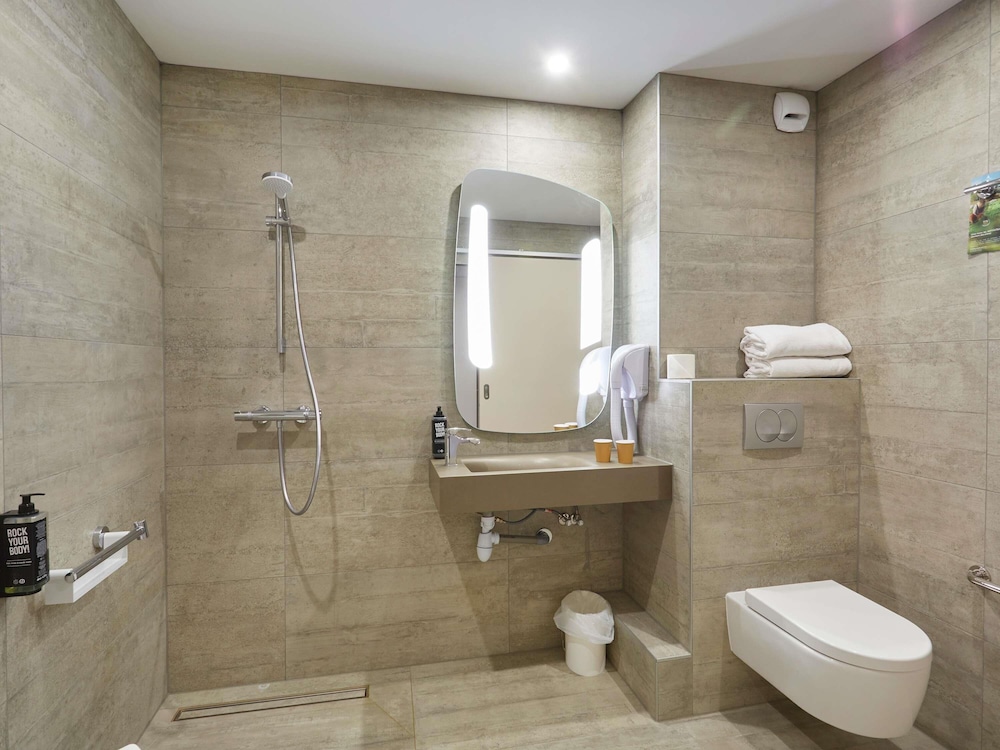 Ibis Annemasse 44/50