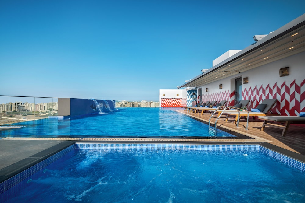 Mercure Muscat 51/53
