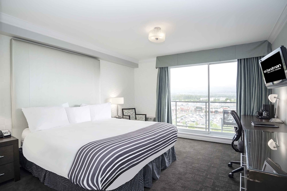 Sandman Hotel Kelowna 25/50