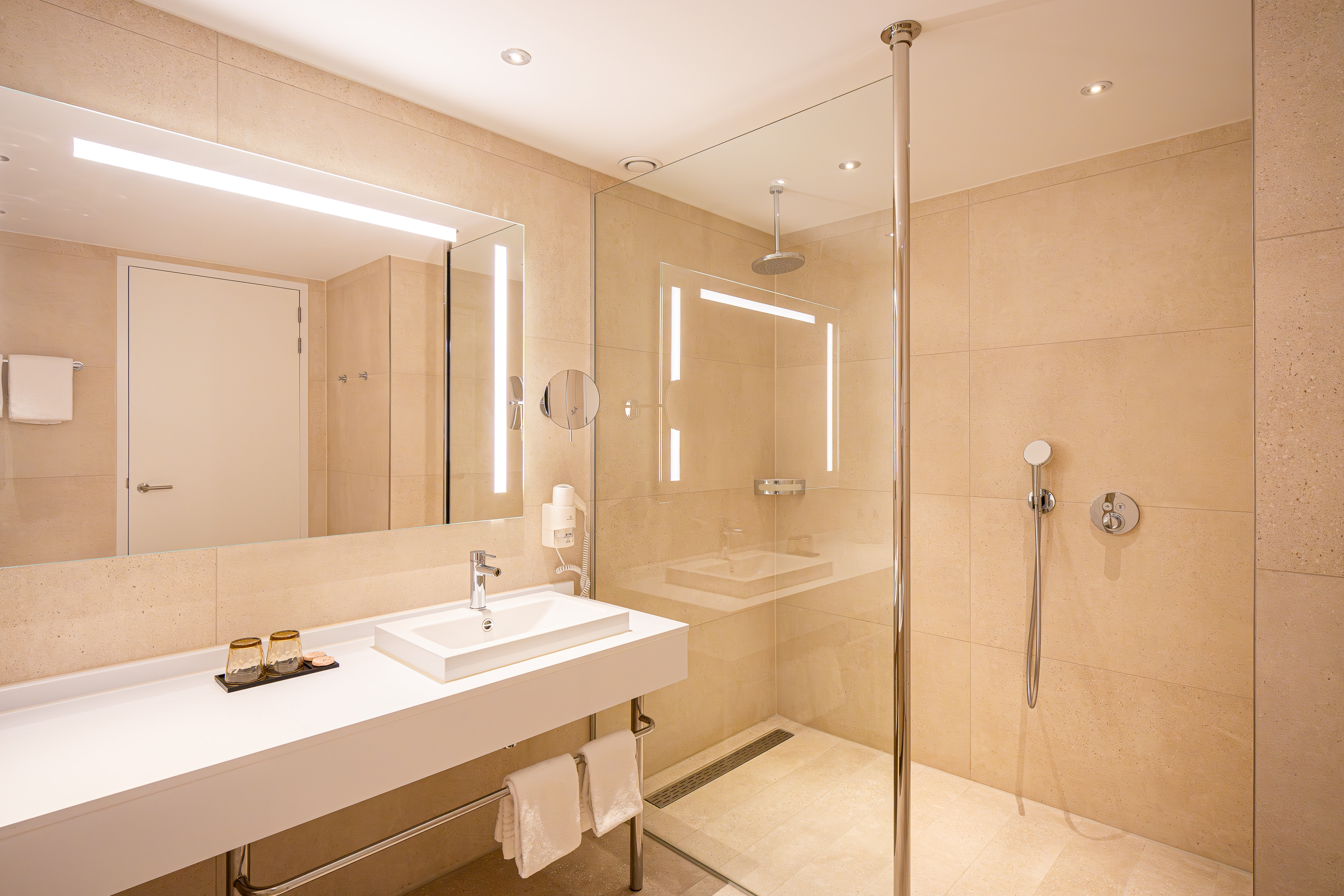 غرفة ديلوكس رباعية، Van der Valk Hotel A4 Schiphol 5/6