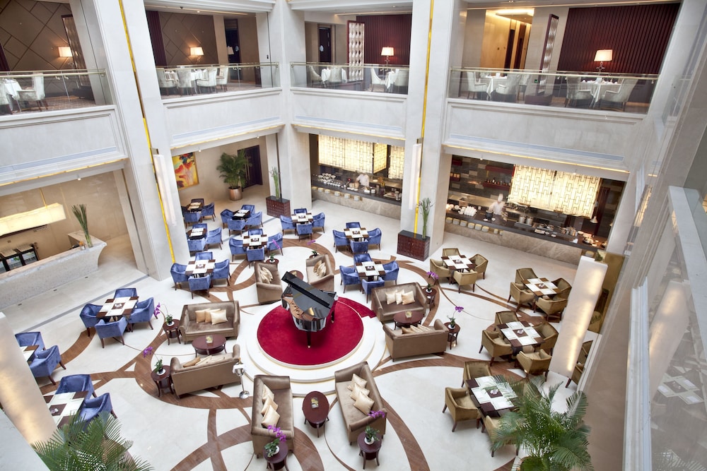 Regal Plaza Hotel Residence 23/35
