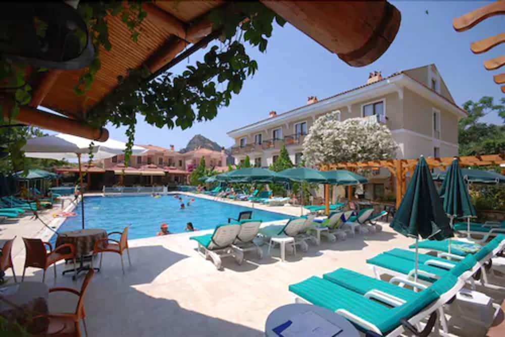 Perdikia Beach Hotel 38/44