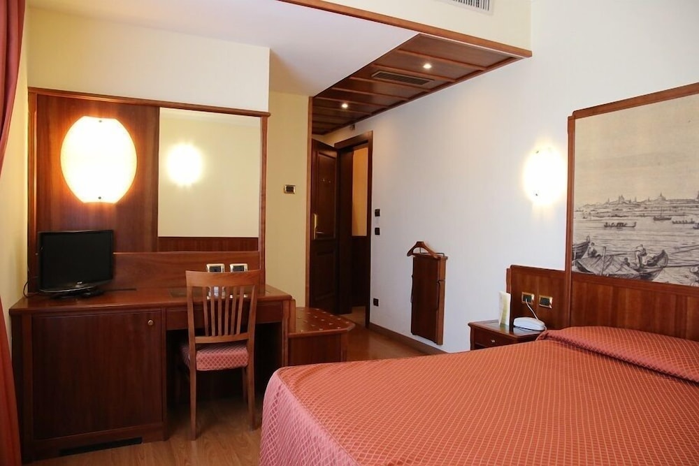 Hotel President 19/50