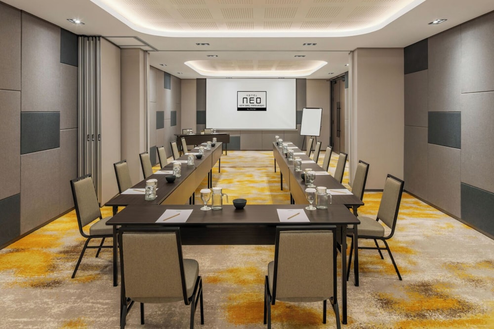 Hotel Neo Kota Baru Parahyangan 79/88
