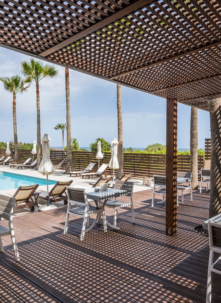 Sea View Hotel Apartments 25/50