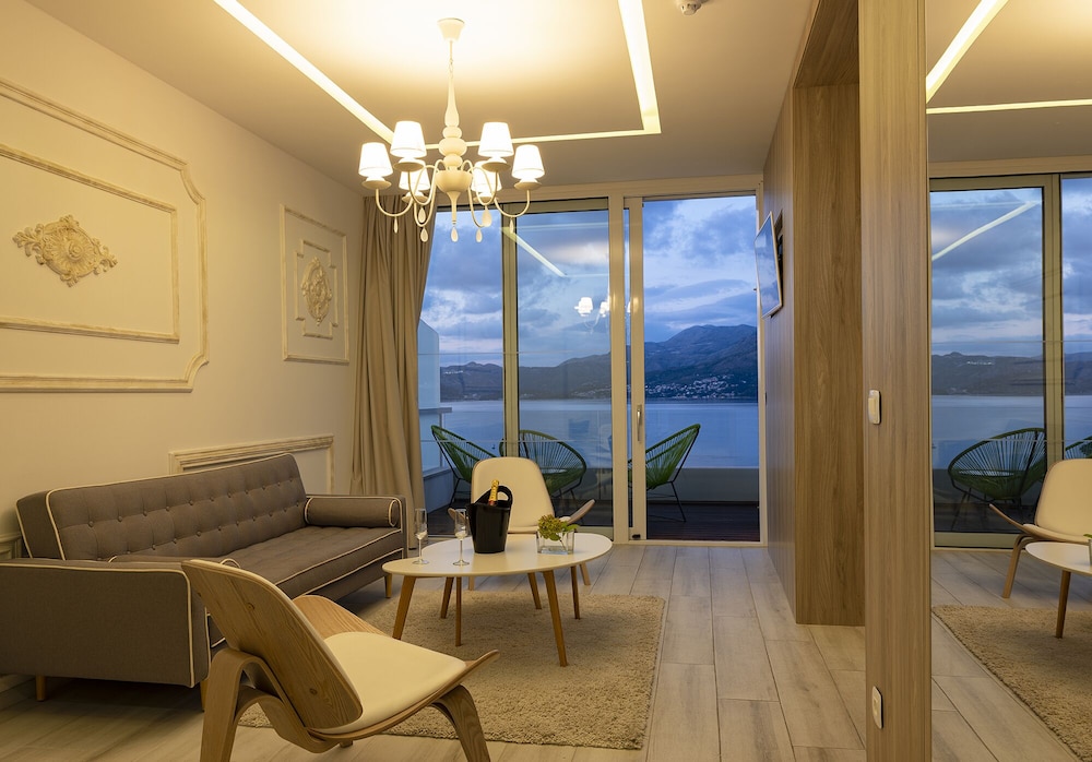 Hotel Cavtat 48/68