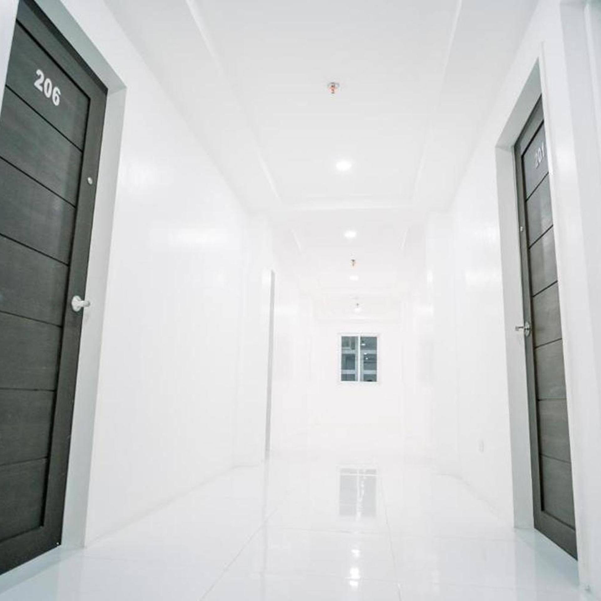 Spotlight Hotel near Hundred Islands Wharf 24/44