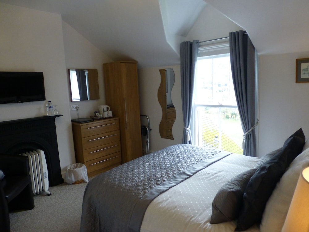 Bryn Derwen Guest House 11/60
