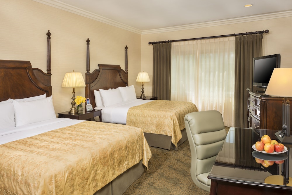 Ayres Suites Diamond Bar 22/65