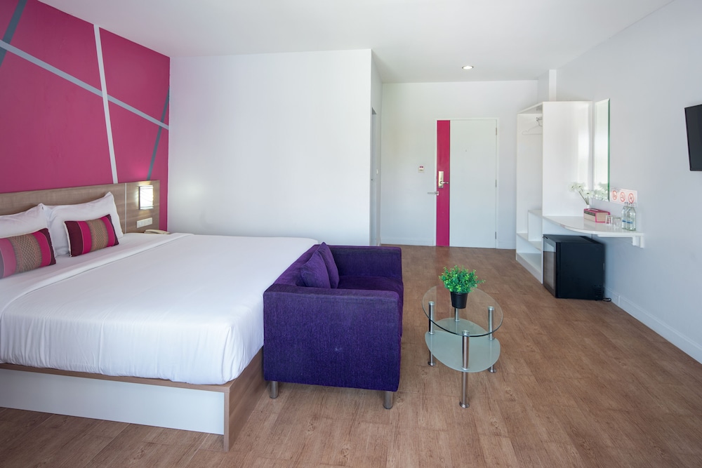 SUPERIOR, KING BED, CITY VIEW