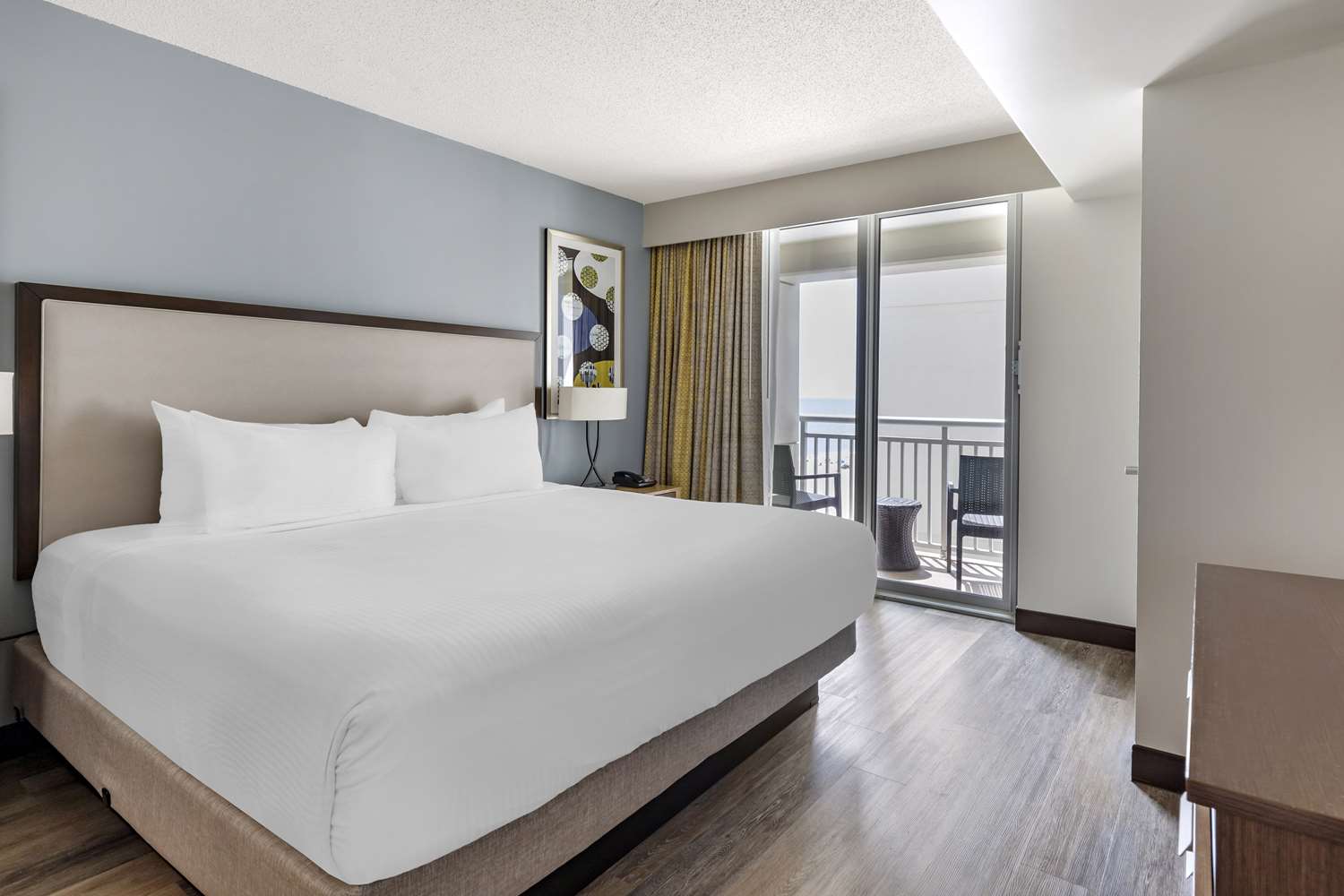 2 Bedrooms, Suite, Ocean Front