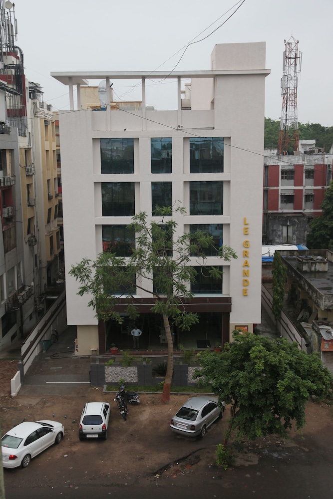 HOTEL LE GRANDE RESIDENCY 27/31