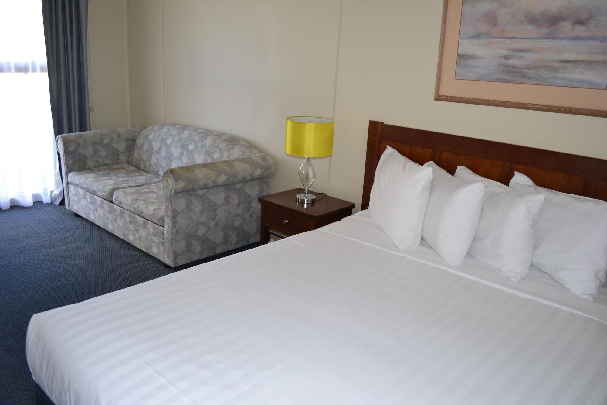 Sunnymead Hotel 28/48