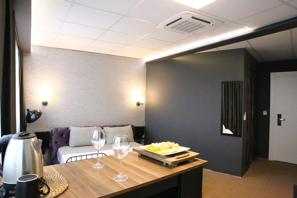 Eva Otel 43/50
