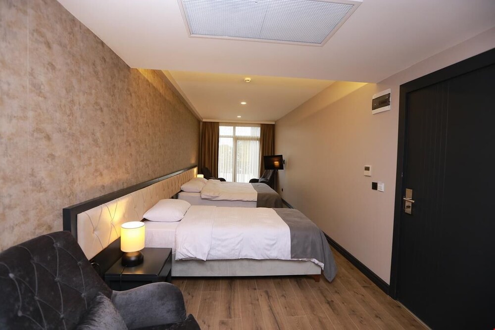 Pentahor Hotel 5/21