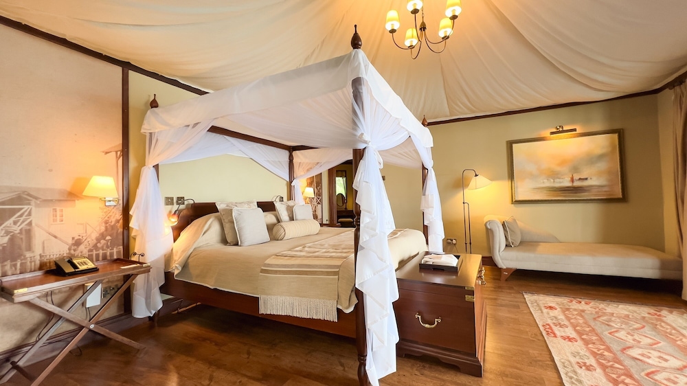 Lake Elmenteita Serena Camp 13/50