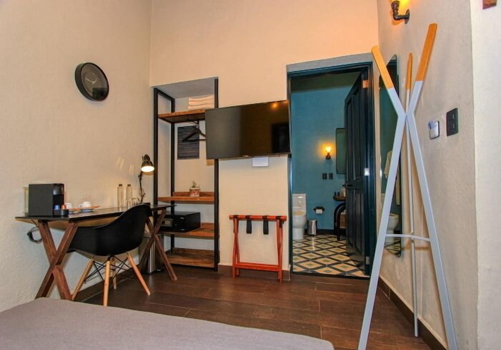 Antigua Trece Hotel Fusion 40/50