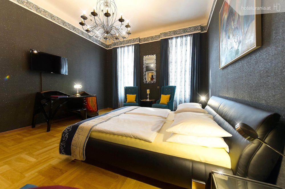 Hotel Urania 33/78