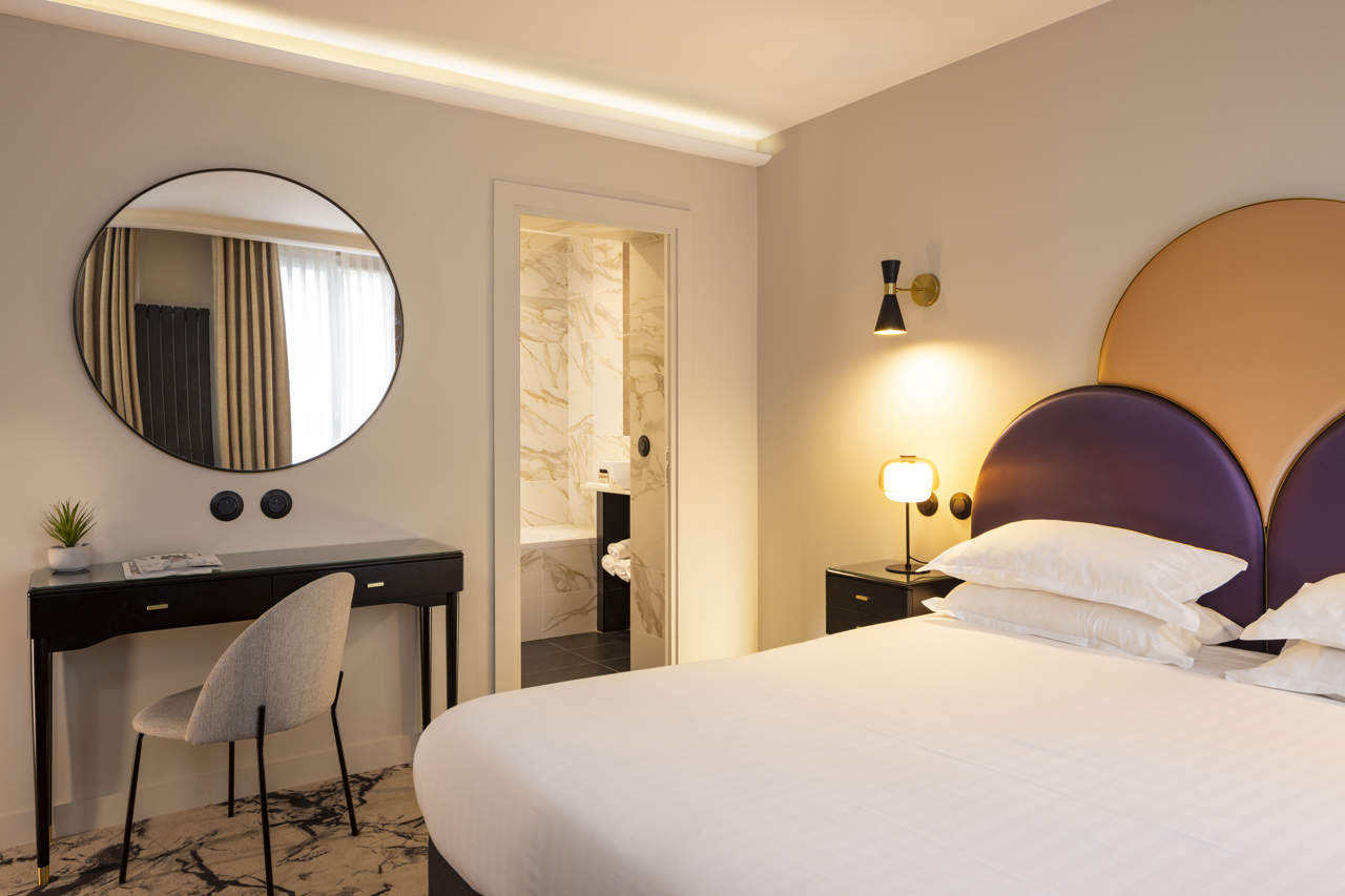 Hotel Mondial 70/100