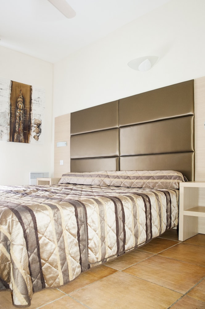 Splendid Hotel 28/71