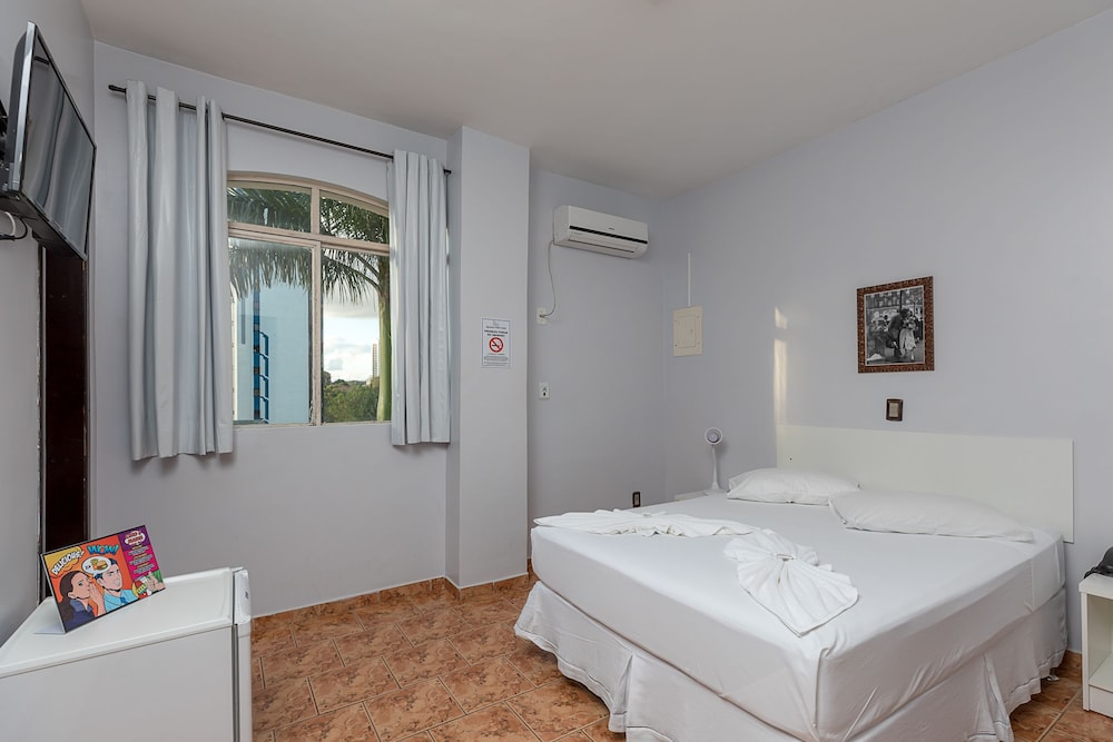 ROOM, DOUBLE BED