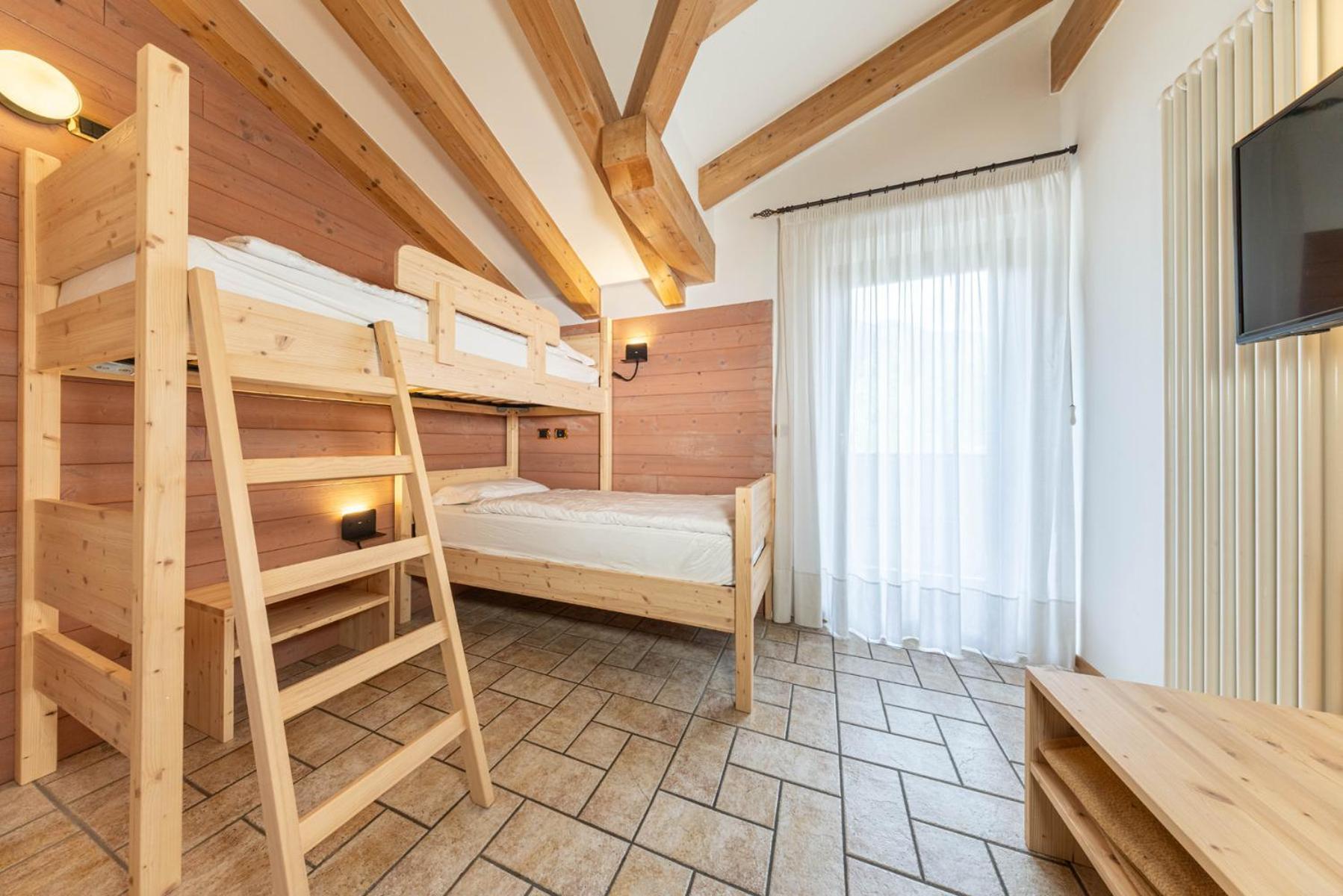 FAMILY HOTEL LA PERLA 30/53