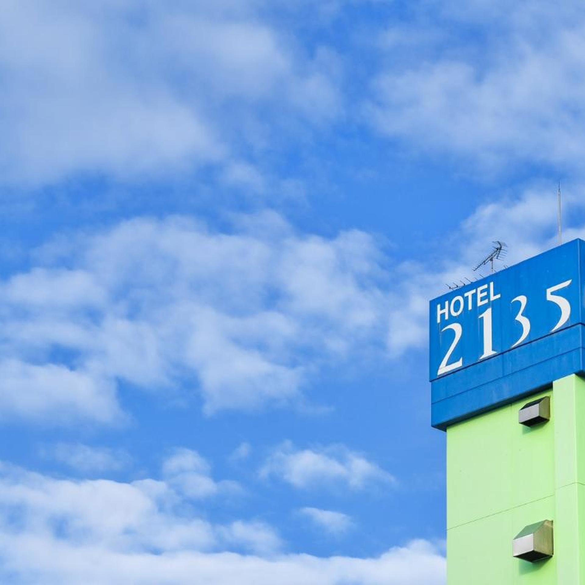 Hotel 2135 8/50