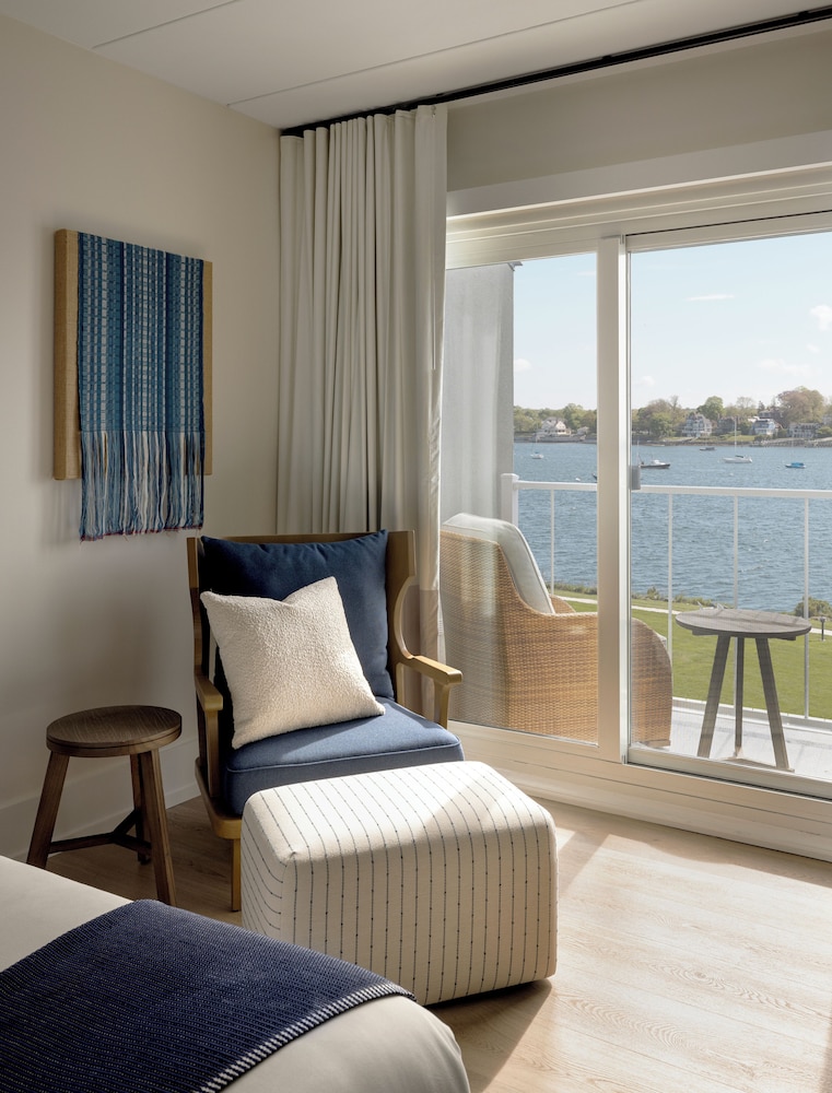 Room, King Bed, Water View, Balcony