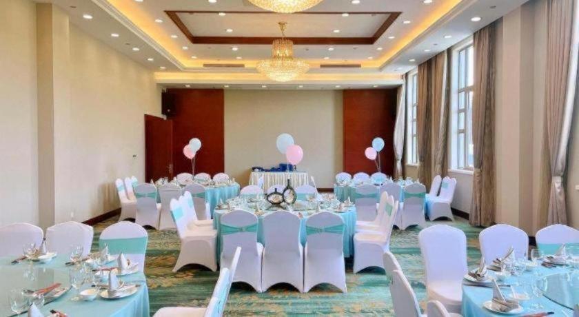 CHINA GARDEN HOTEL 47/56