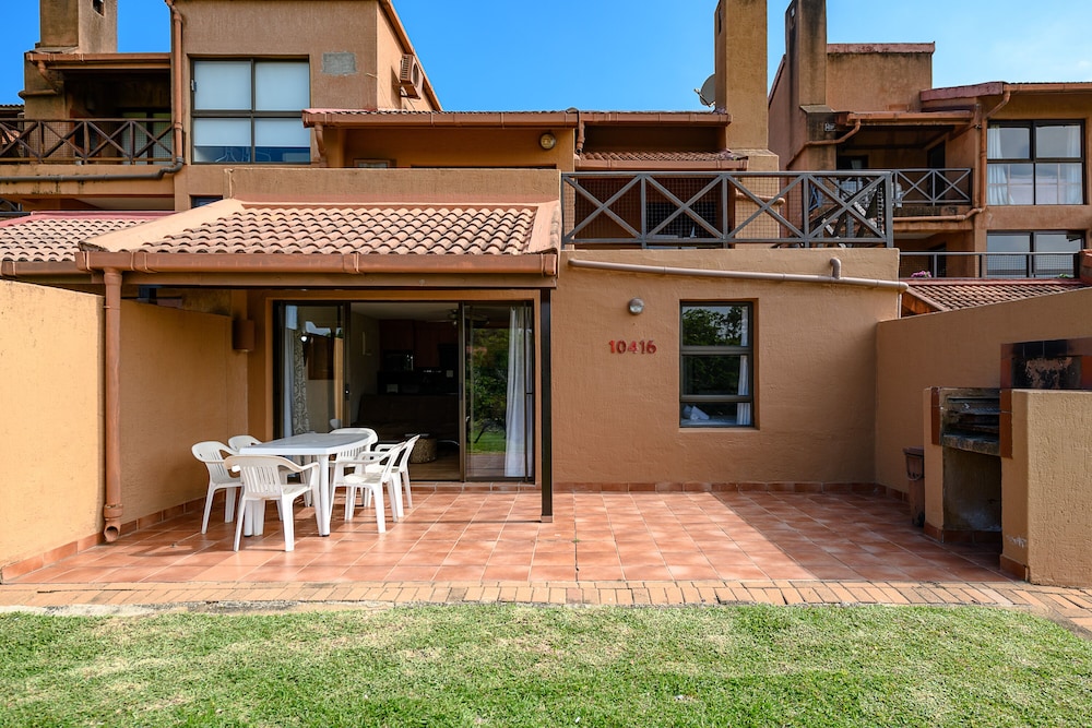 San Lameer Villa Rentals Bachelor Studio 2515 12/50
