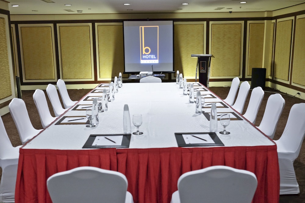B Hotel Alabang 47/54