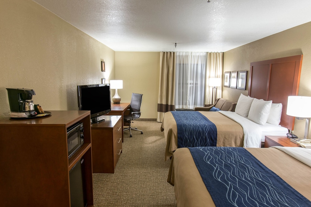 Comfort Inn & Suites Springfield I-44 7/38