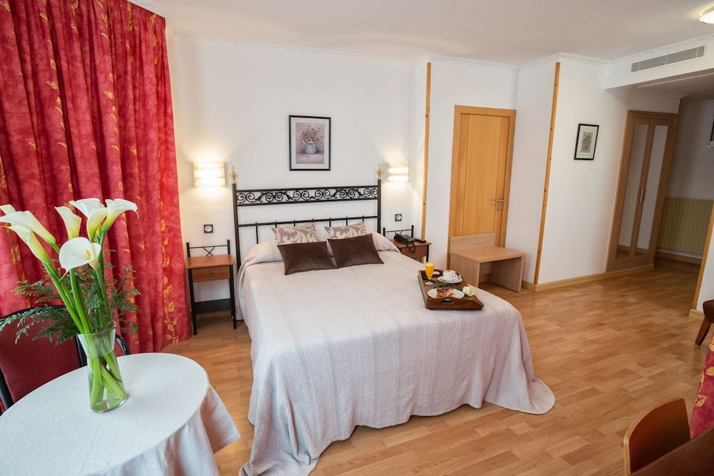 Hotel Don Manuel 33/52