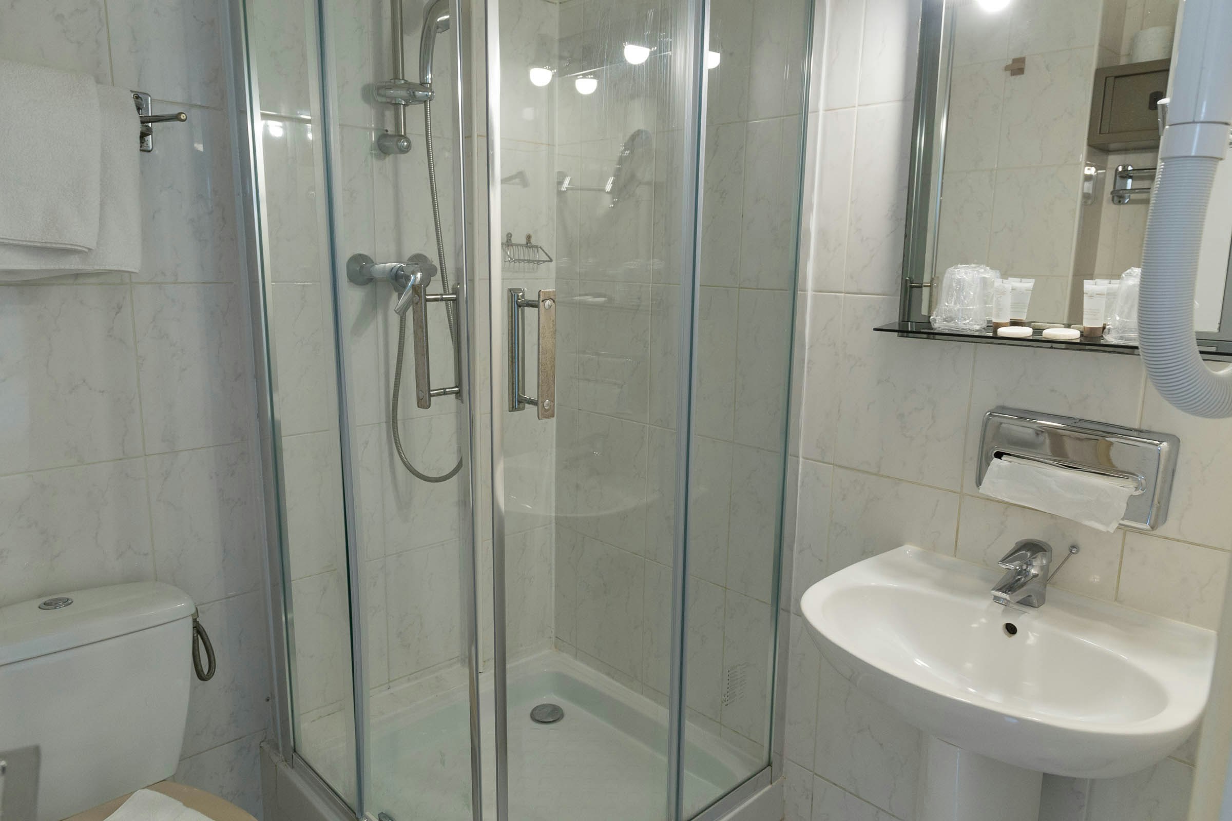 PANAM HOTEL PARIS GAMBETTA (ex Superhotel) 43/50