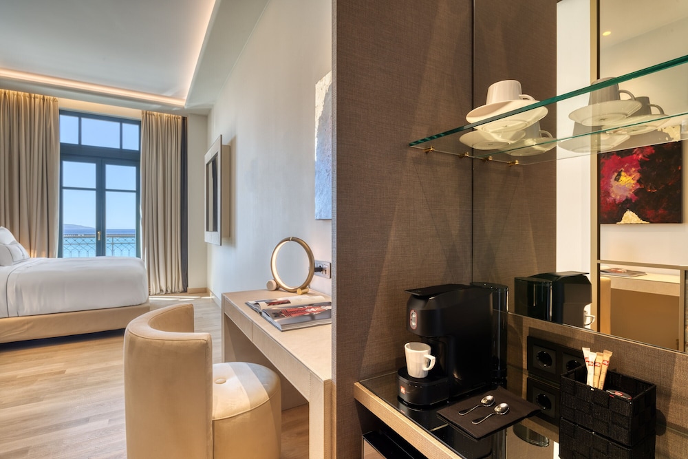 Grand Hotel Kalamata 48/50