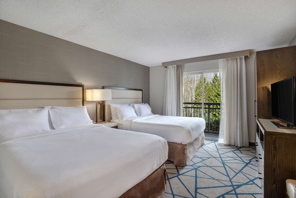 Embassy Suites by Hilton Seattle Bellevue 23/76