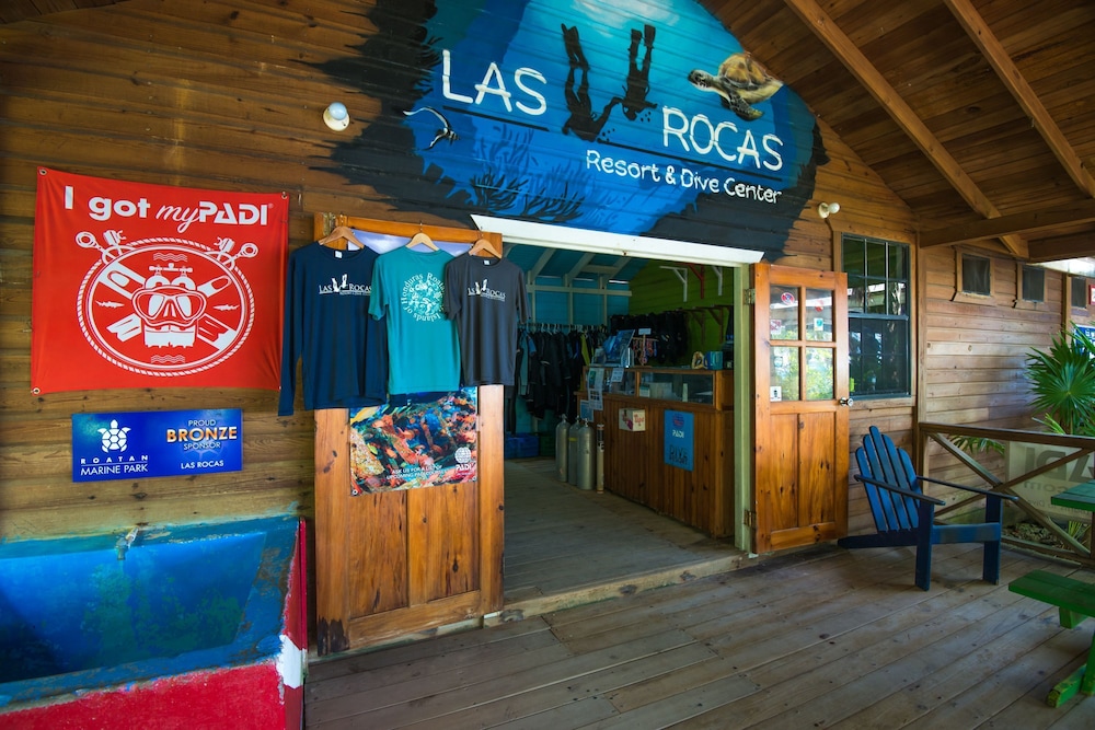 Las Rocas Resort And Dive Center 10/63