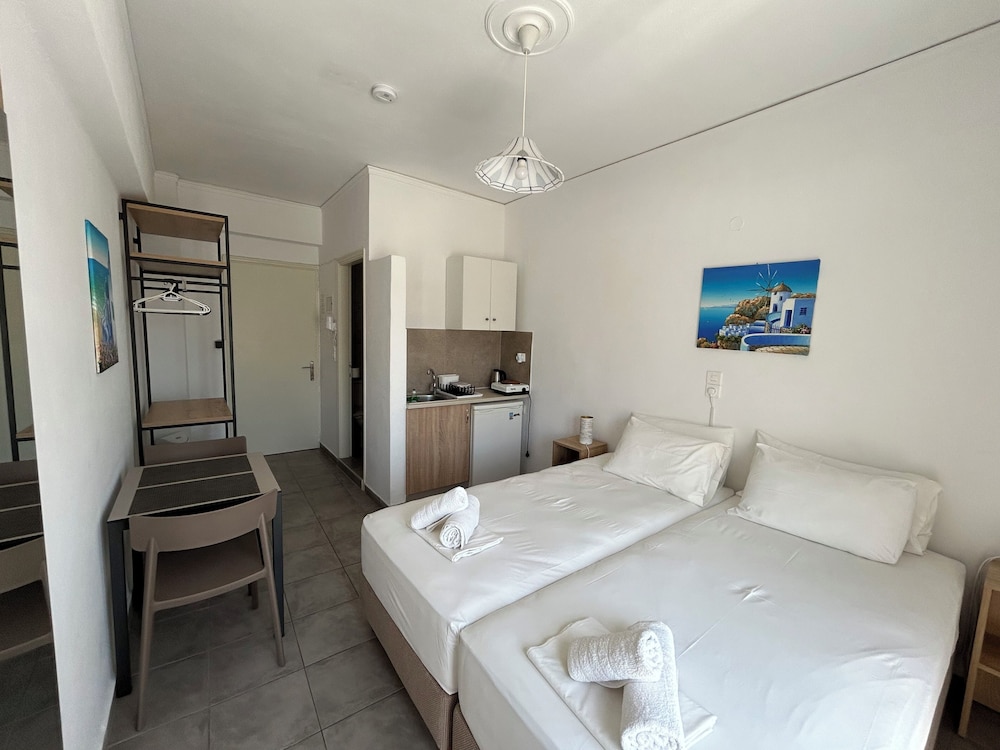 Basic, Studio, Twin Beds, Beach Front, Partial Sea View