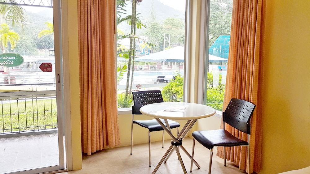 Brookside Valley Resort 58/77