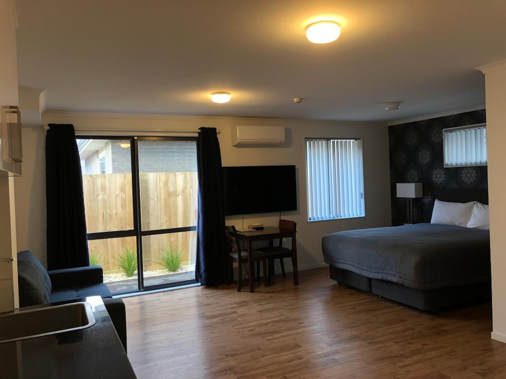 Uni Motel 36/45