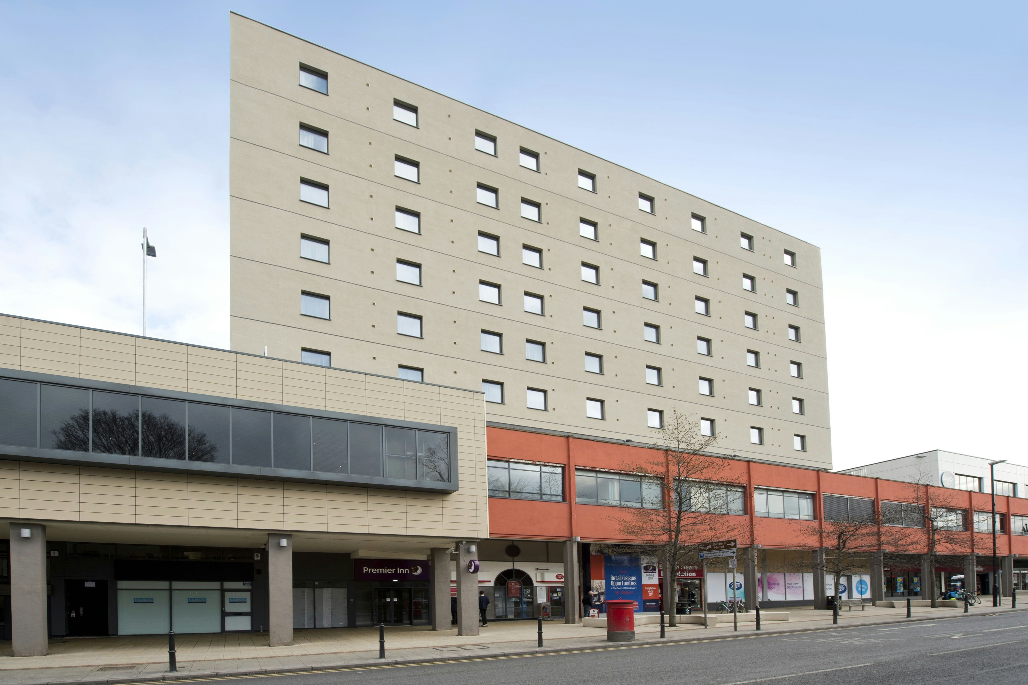 Premier Inn Leeds Headingley hotel in LEEDS - UK