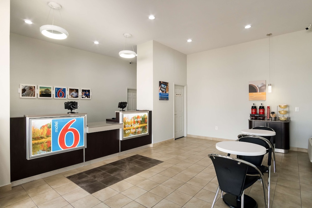 Motel6 Lexington, KY - Airport 7/36