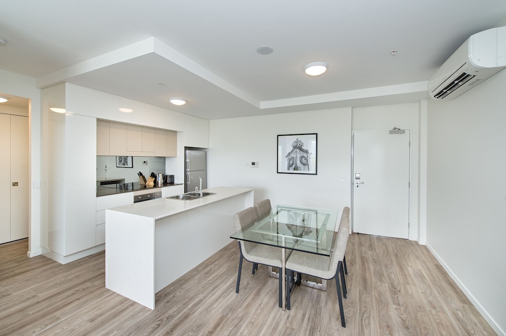 Empire Apartment Hotel 39/56