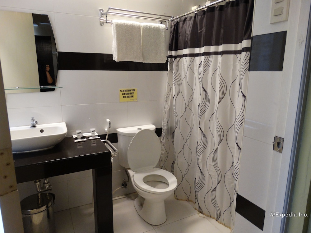 Silver Oaks Suite Hotel 25/25