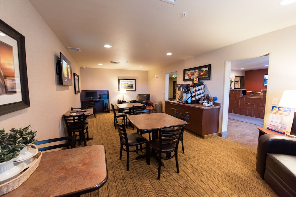 My Place Hotel-Salt Lake City I-215/West Valley City, UT 37/46