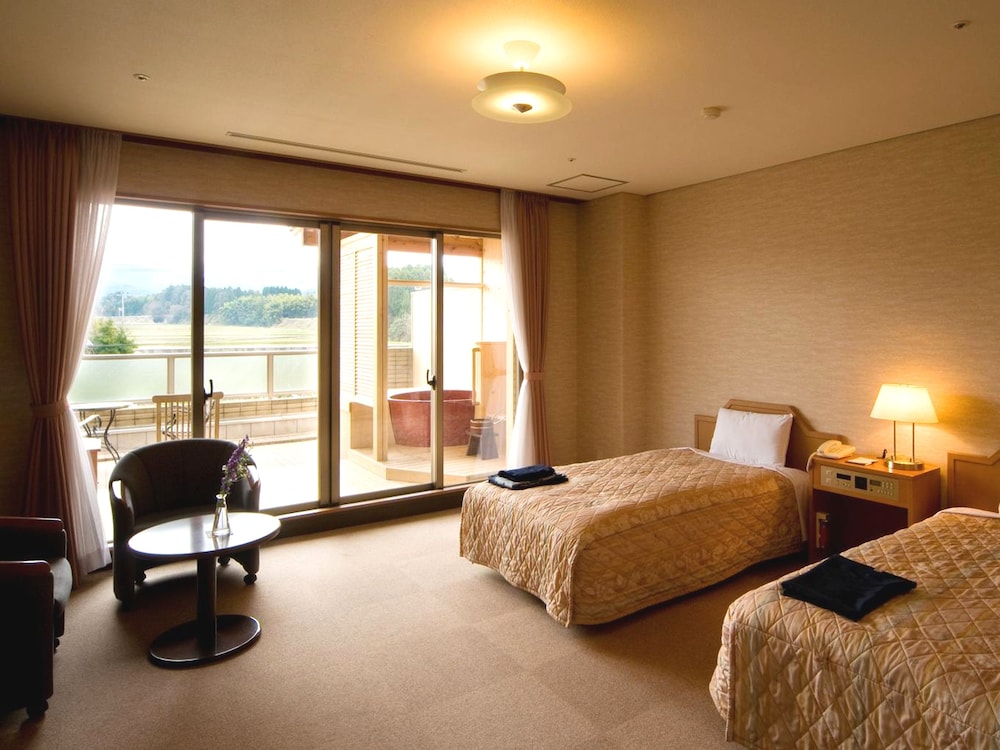 ROOM, TWIN BEDS, PRIVATE BATHROOM